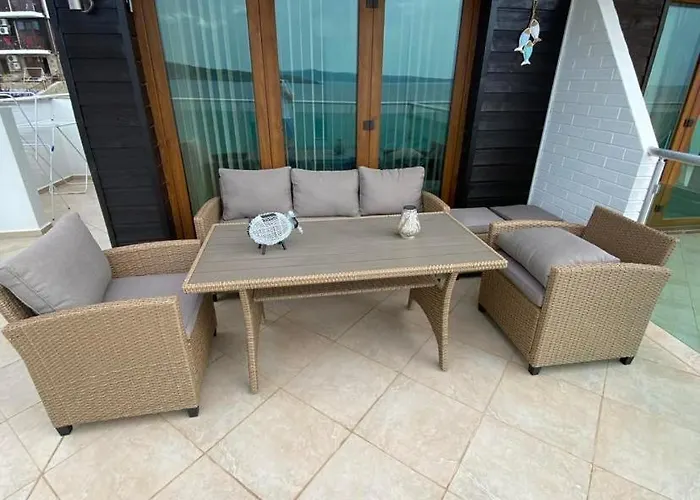 Daire 2 Bed Suite, Exclusive Sea Views