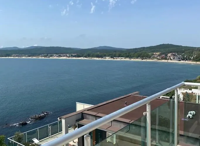2 Bed Suite, Exclusive Sea Views Lägenhet